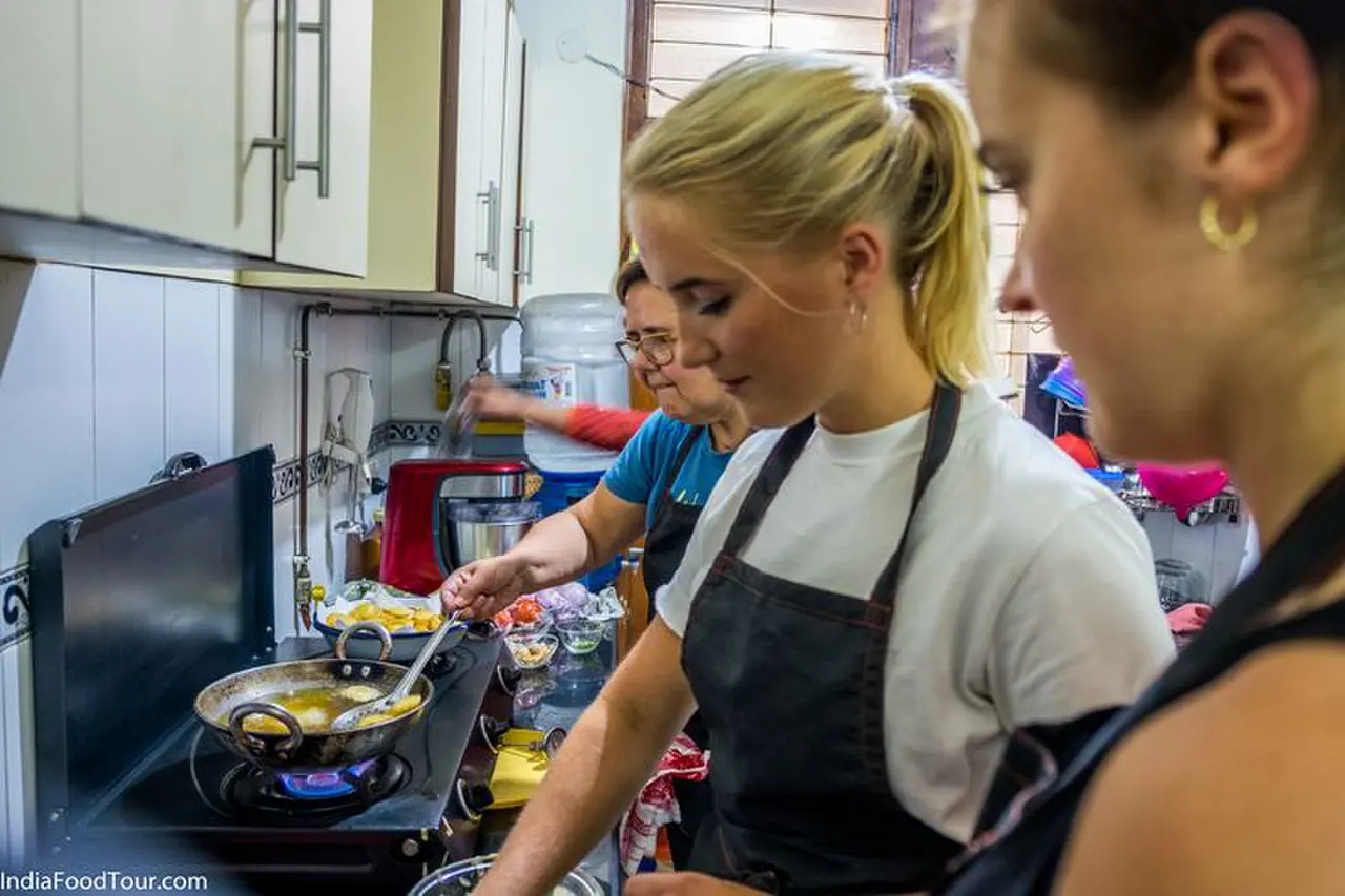 Delhi Cooking Class Experience