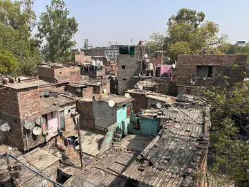 Discover local life, small businesses and community stories on a guided Delhi Slum Tour. Learn about urban culture and everyday life with Mumbai Dream Tours.