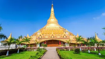 Golden Pagoda Tour