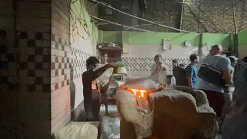 Discover local life, small businesses and community stories on a guided Delhi Slum Tour. Learn about urban culture and everyday life with Mumbai Dream Tours.