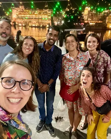 Explore Udaipur on a city sightseeing tour. Visit City Palace, Lake Pichola, Jagdish Temple, Saheliyon Ki Bari and more with Mumbai Dream Tours.