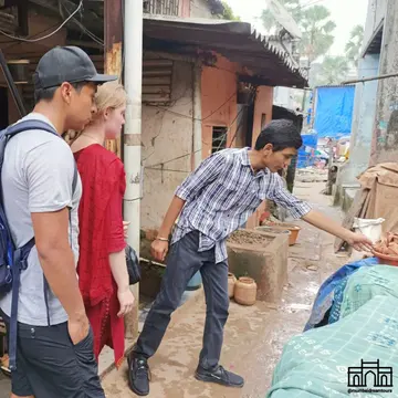 Dharavi Slum Tour with Car Transfer