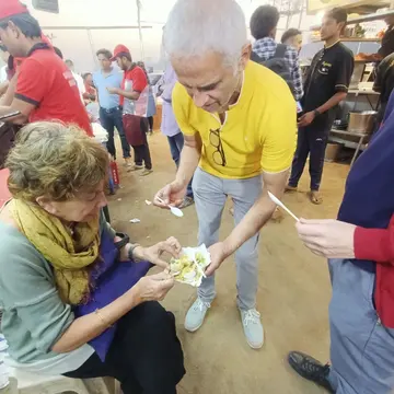 Savor the authentic flavors of Mumbai with our guided food tour. Discover iconic street food, legendary local eateries, and mouthwatering culinary treats across the city.