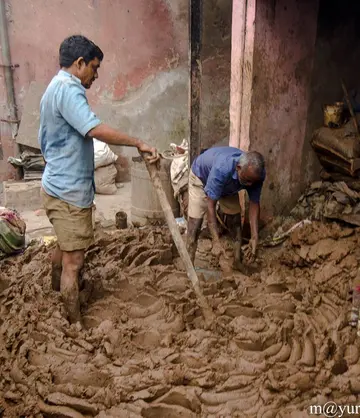 Kumbharwada Tour with Pottery Making