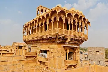 Explore Jaisalmer on a guided city tour featuring Jaisalmer Fort, Patwon Ki Haveli, Jain temples, Gadisar Lake, and the Golden City's rich heritage.