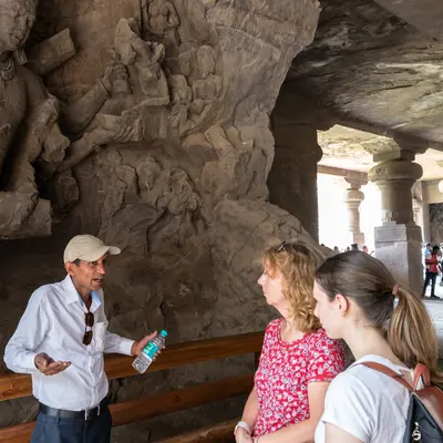 Elephanta Caves & Bollywood Studio Tour – Best Mumbai Day Combo