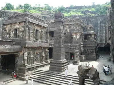 Mumbai: Same Day Tour of Ajanta & Ellora Caves