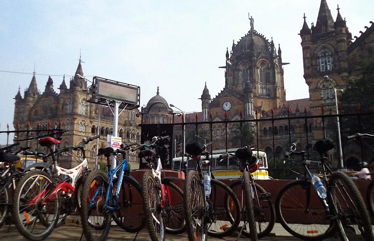 Experience Mumbai in the calm and cool of the early morning!